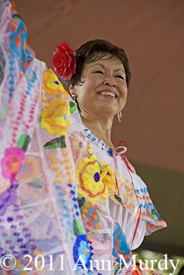 Frances Lujan with Ballet en Fuego