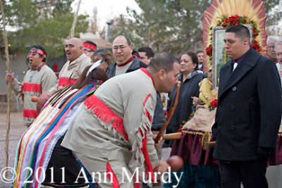 Los Indios Bowing to the Virgin