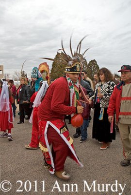 Chichimeca dancer in front of anda