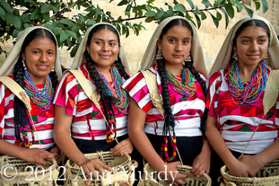 Girls from San Toms Ocotepec