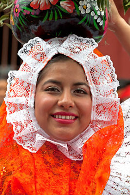 Tehuana in orange resplandor