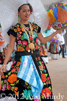 Tehuana onstage dancing