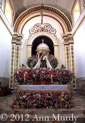 Altar with Carmen Alto