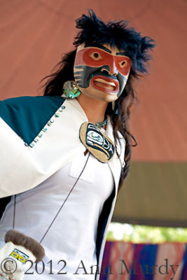 Female Masked Dancer from Git Hoan