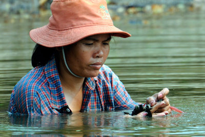 lady fishing2