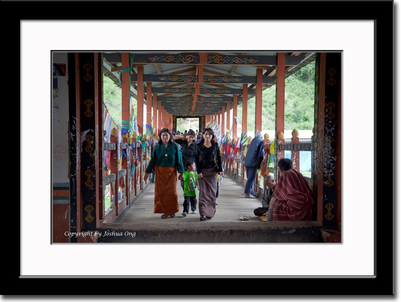 Bridge Connecting Both Ends of the Market