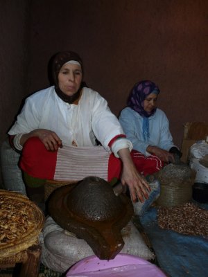 Making Argan Oil