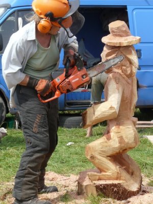 Chainsaw carving