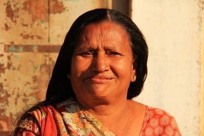 Patan woman 01.jpg