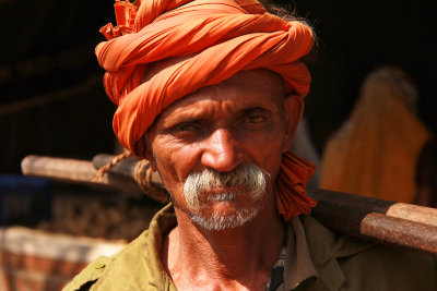 Chhota Udepur market 09.jpg