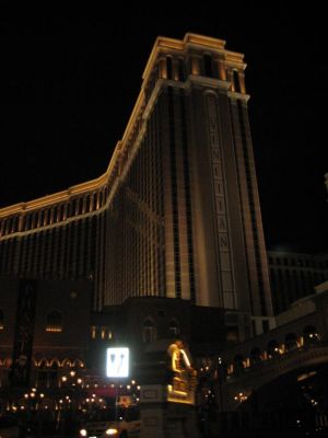 VEGAS 020 (Large).jpg