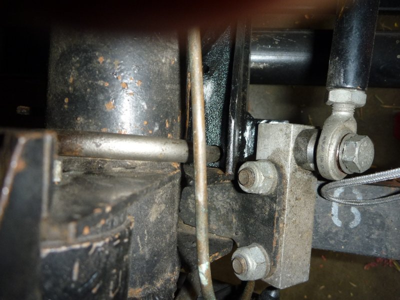 Cape Uprated panhard rod mount before it broke