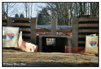 Le pont qui va vers le potager du parc Tournay-Solvay