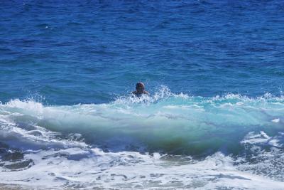 IMG09348 body surf.jpg