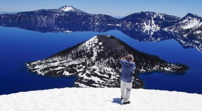 IMG06249 photographer at crater lake.jpg