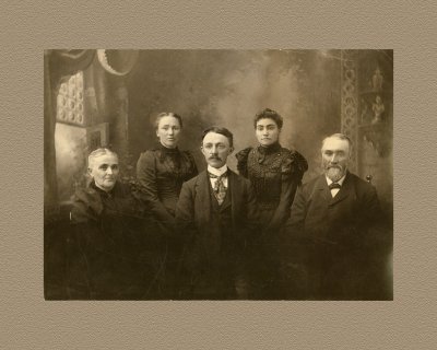 Reddeman Family_edited-1.jpg