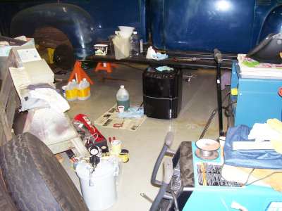 Epoxy-Foor-with-clutter-01w.jpg