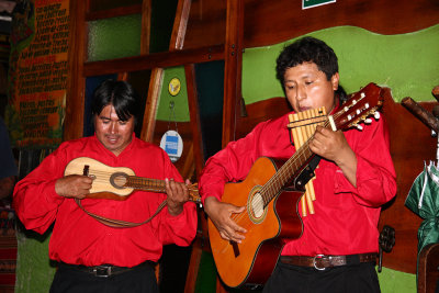Musicians in Peru (IMG_2681ok.jpg)