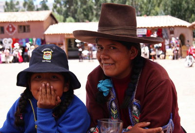 Two souvenir sellers - Peru (IMG_3151ok.jpg)