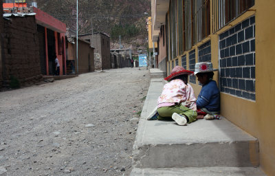 Children game on the street - Peru (IMG_4439ok.jpg)