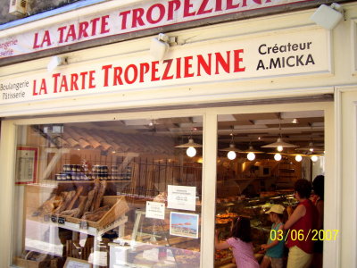 Najslynniejsza cukiernia w okolicy./ the most famous patisserie in St. Tropez