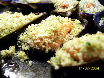 Mussels with crumb topping