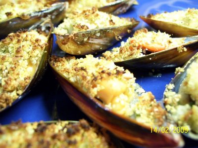 Mussels with crumb topping