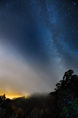 Streaming fog and the Milky Way_DSC6542_1000.jpg
