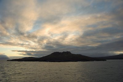 2006 08 10 BainbridgeRocks 0008.JPG