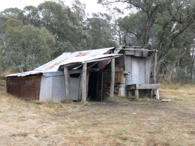 VICTORIAN HIGH COUNTRY HUT  (KELLYS HUT)