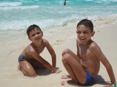 Praia em Frente ao Hotel Flamingo Cancun