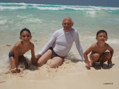 Praia em Frente ao Hotel Flamingo Cancun
