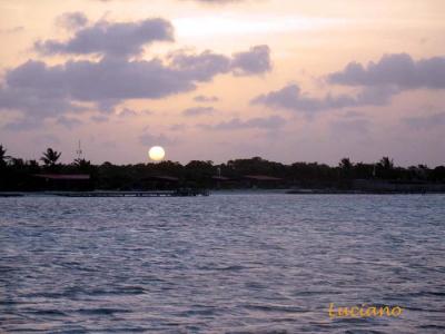 Por do Sol Lac Bay