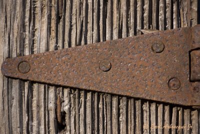 Rustic Hinge