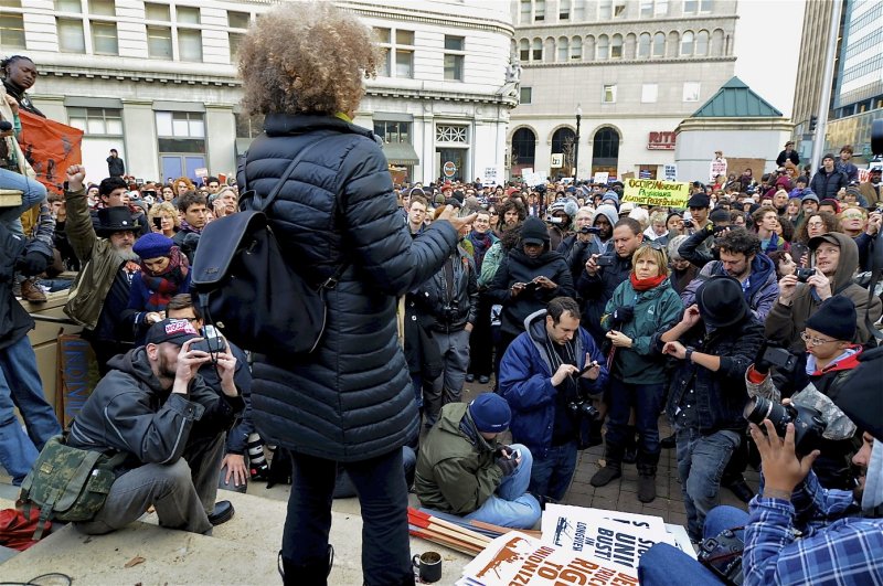 Professor Angela Davis Speaking To OccupyOakland On The Day Of The Port Closure (1)