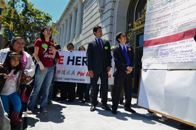 Public Reading Of The Pledge To End Wage Theft  (4)
