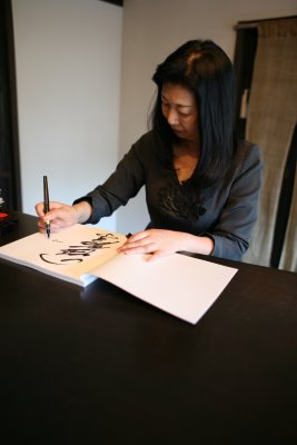 Signing Her Books (1)