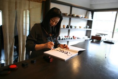 Signing Her Books (2)