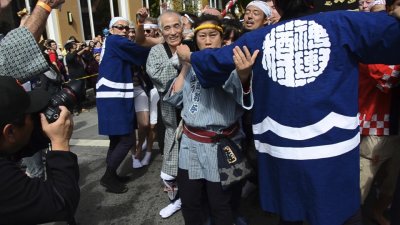 Tasukete kudasai! (3)