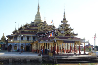 Phaung Daw Oo pagoda on Inle lake 20/12