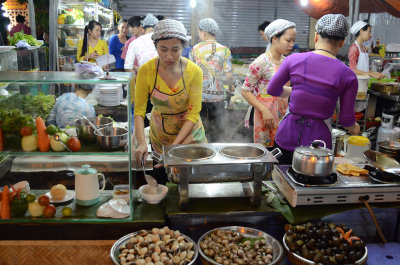 quan an dem cho Ben Thanh 30/12