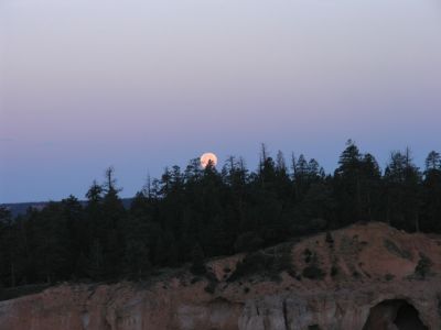 11-July-2006 | Moonset @ Bryce Canyon
