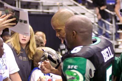 PICT9147-bell-autograph.jpg