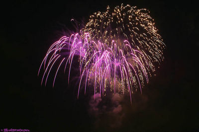 PICT9361-rockford-2006-stock-fireworks.jpg