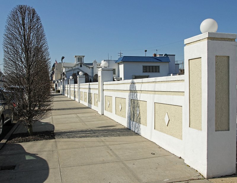 fancy wall fence .jpg