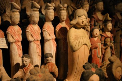 statue replicas at the Shanxi provincial museum