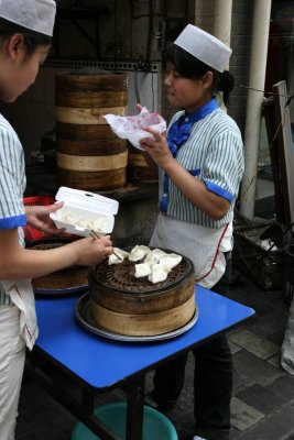 Steamed buns, Xian street vendors