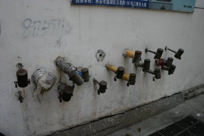 locked water faucets, Xian