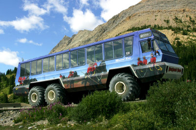 Tundra Buggy at Columbia Ice Field