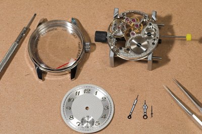 Unitas 6498-1-G.jpg